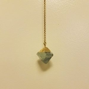 Long necklace with stone